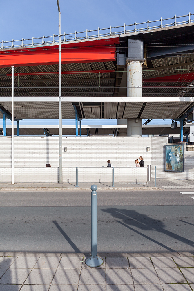 architecture-contemporaine-intégration-oeuvre-art-Jean-Glibert-infrastructure-Ring-9-Charleroi