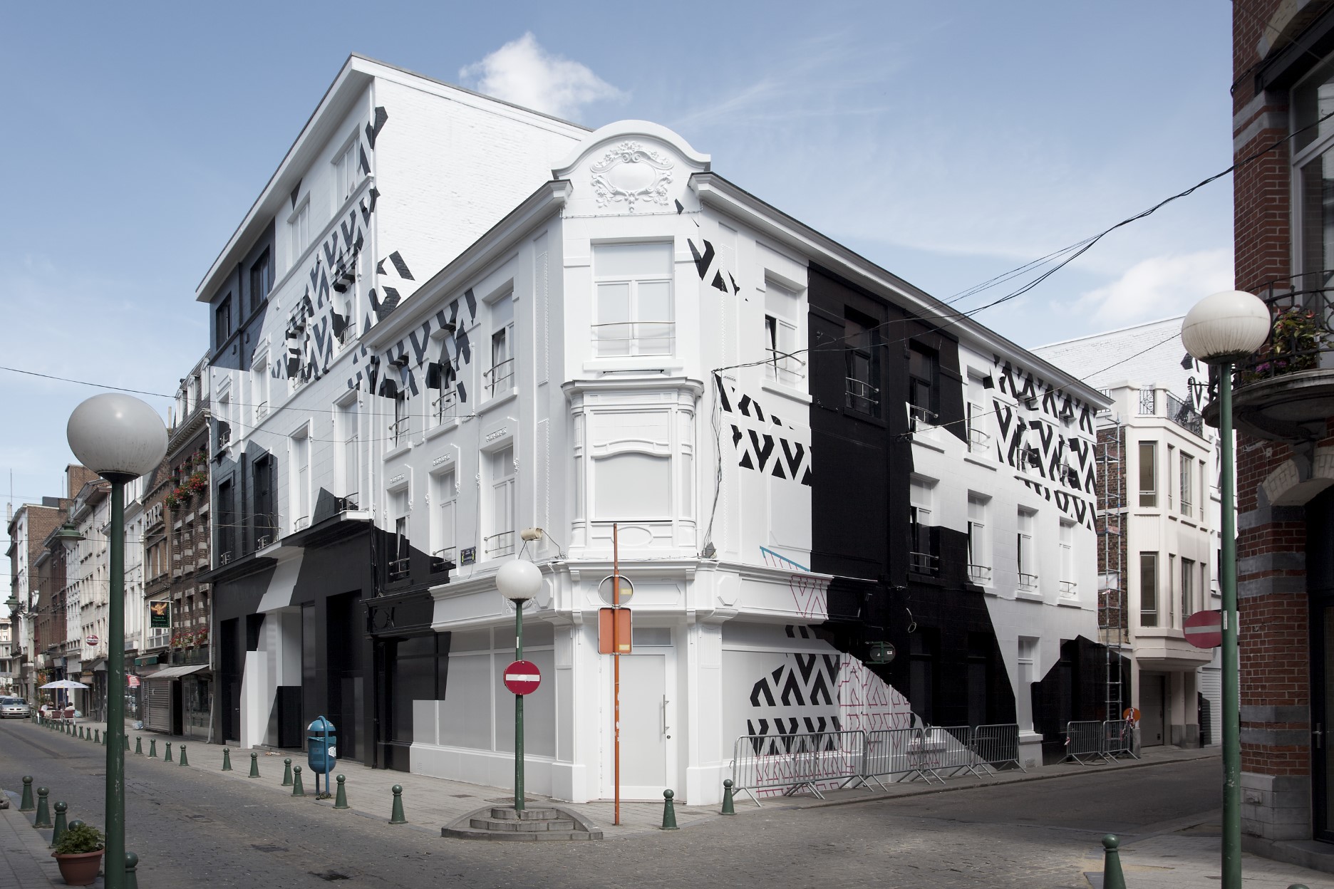 architecture-contemporaine-façade-intégration-oeuvre-art-collectif-dazzle-paintings-photo
