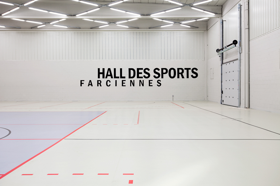 architecture-contemporaine-hall-sports-farciennes-rénovation-photo-multisport-logo